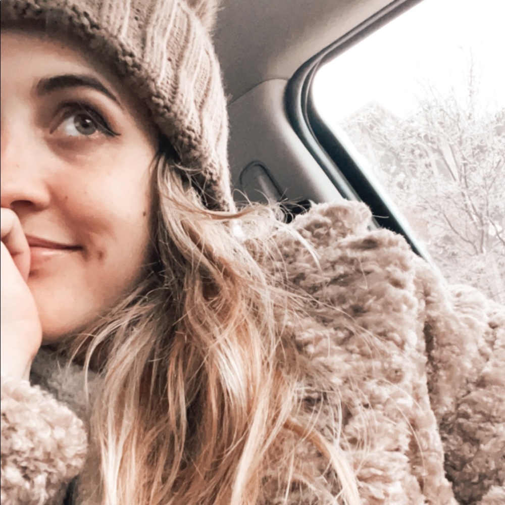 Meet your Posher, Gabriela